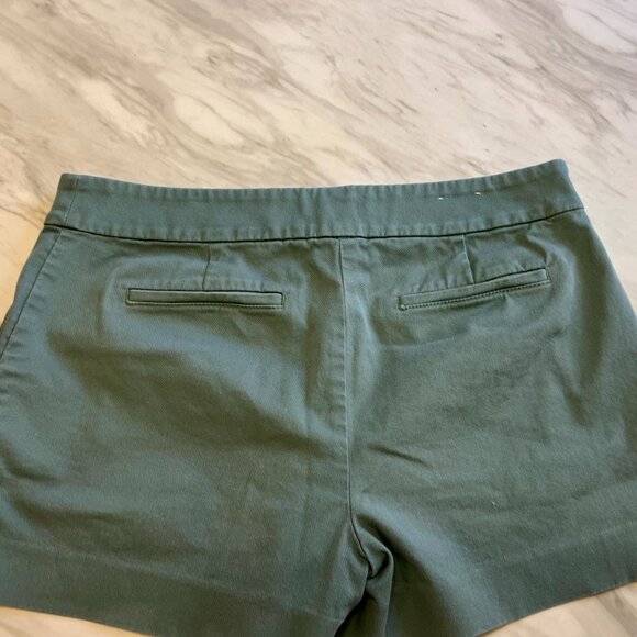 The Riviera Short by Loft - Short Shorts in sage green - Size 8 Petite - Picture 10 of 10